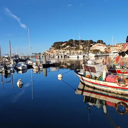 فندق Bon Abri - Maison Sanaryenne 3*